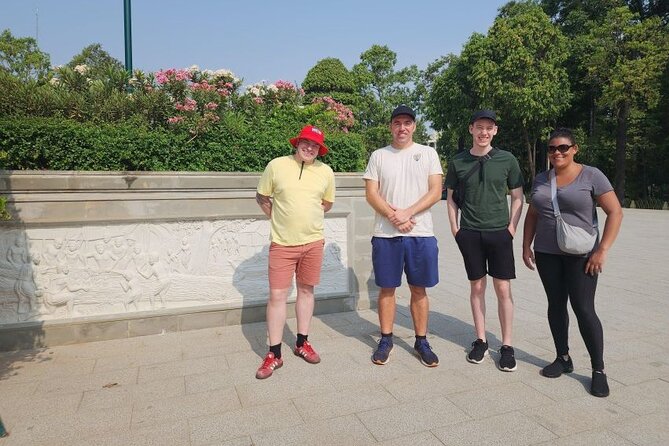 Visit 11 Places in One Day including S21 & Killing Field - Sihanouk Statue and Independence Monument: Two Quick Stops With Big Meaning