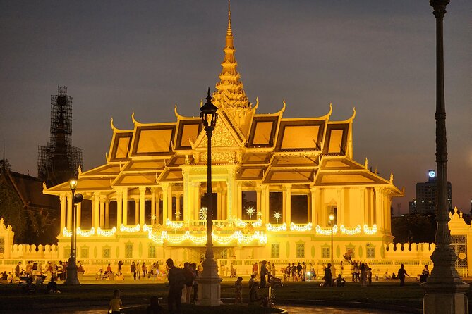 Visit 9 Places in 3 Hours by Private Tuk-Tuk - Your 3 hours and 9 stops: the route that makes sense in the dark